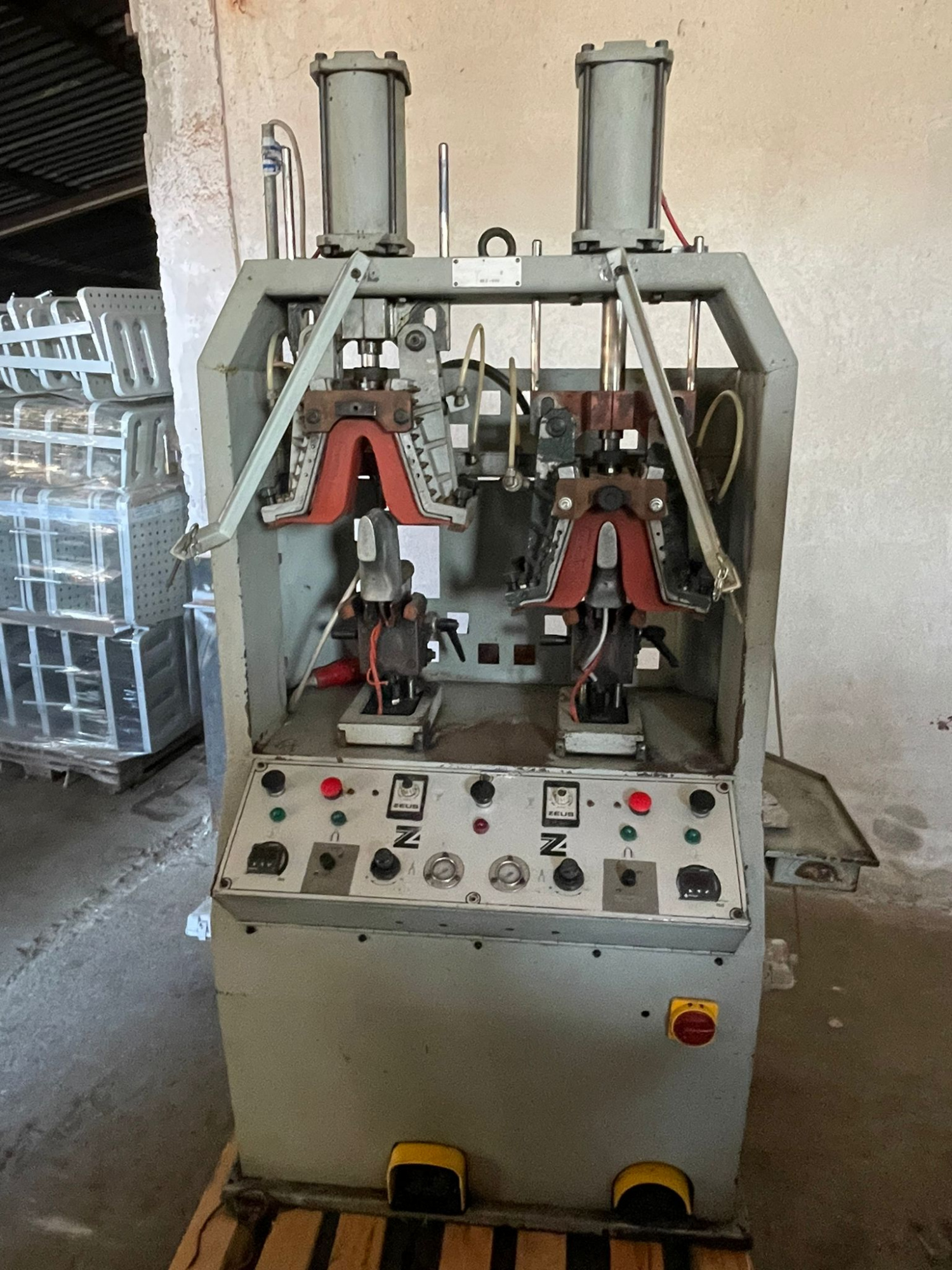 backpart-moulding-machine-zeus