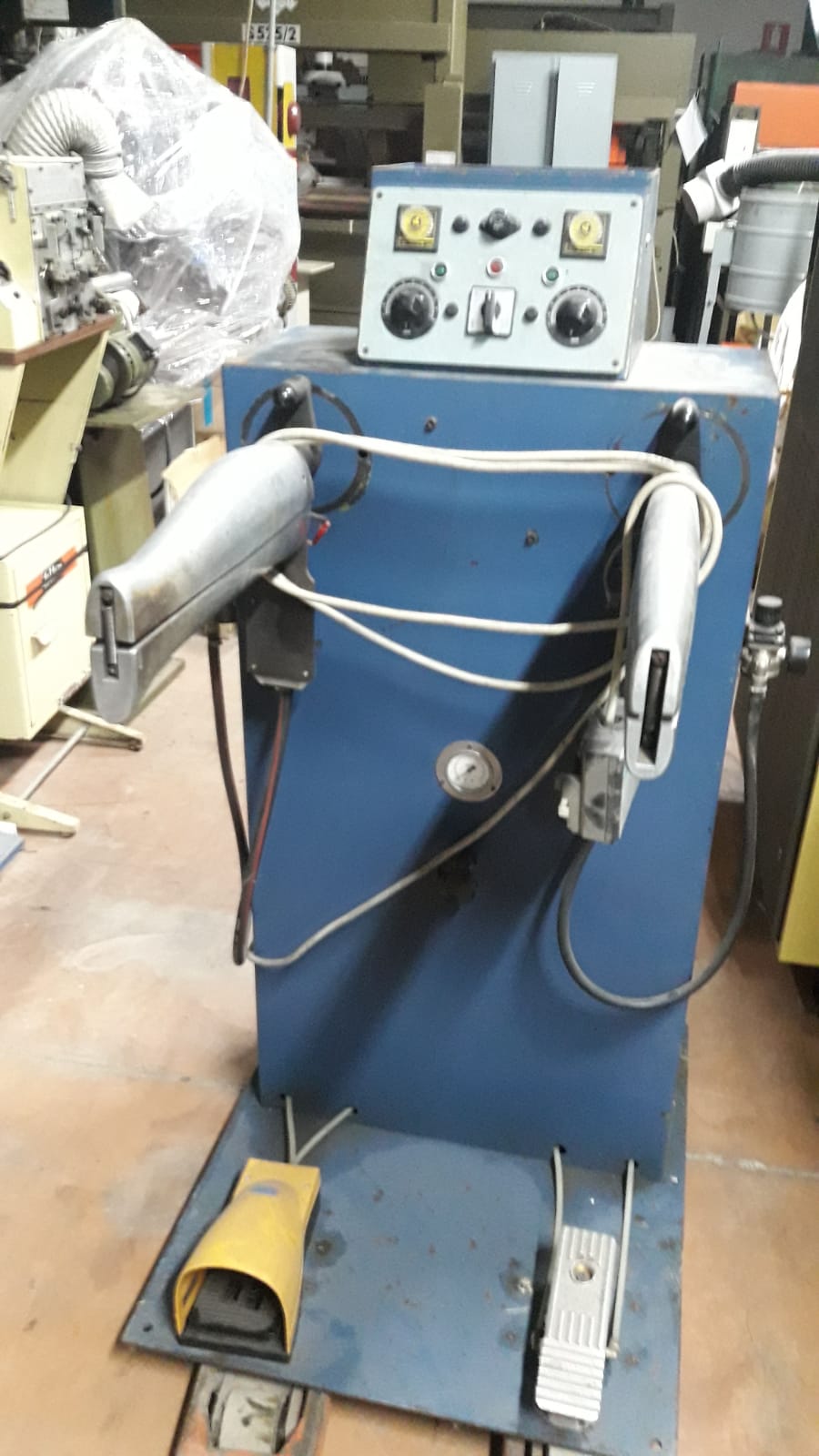 boots-ironing-machine