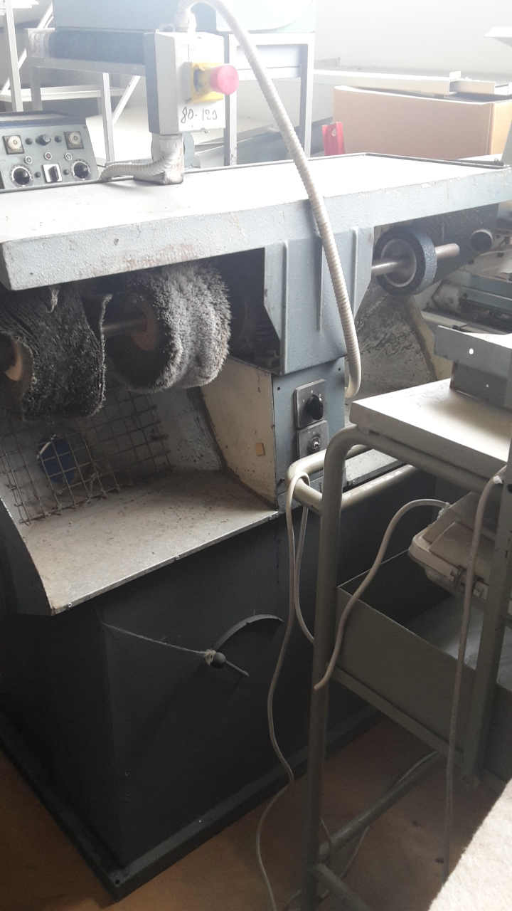 brushing-machine-with-dust-collector