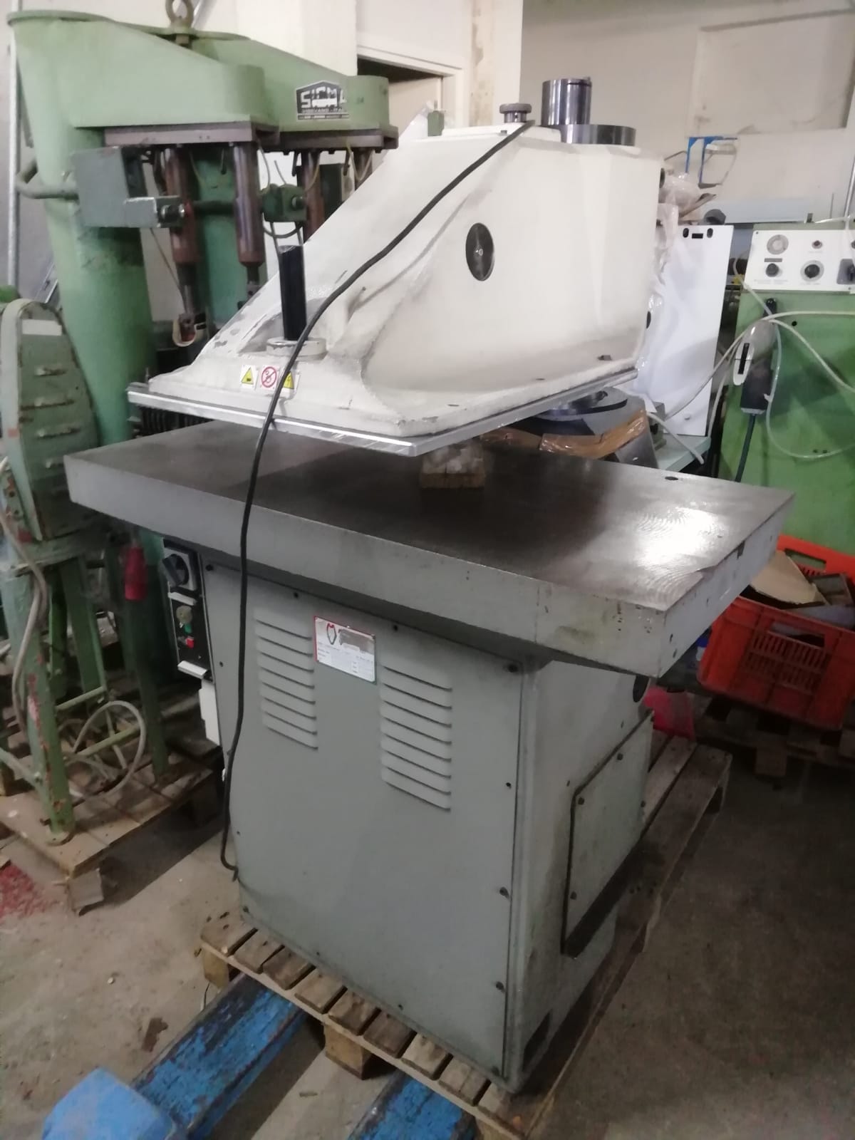 oildynamic-clicking-press-with-turning-arm-allevi