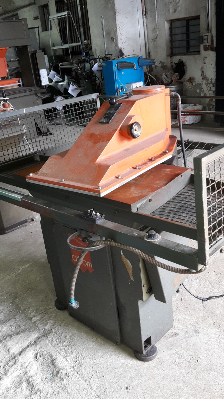 oildynamic-clicking-press-with-turning-arm-atom-g999-sab