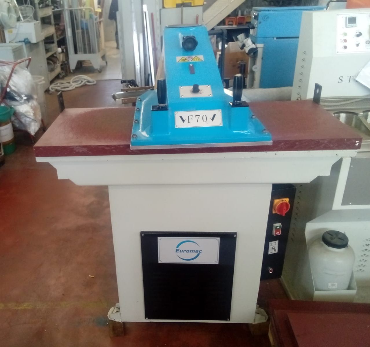 oildynamic-clicking-press-with-turning-arm-euromac-vf70-1