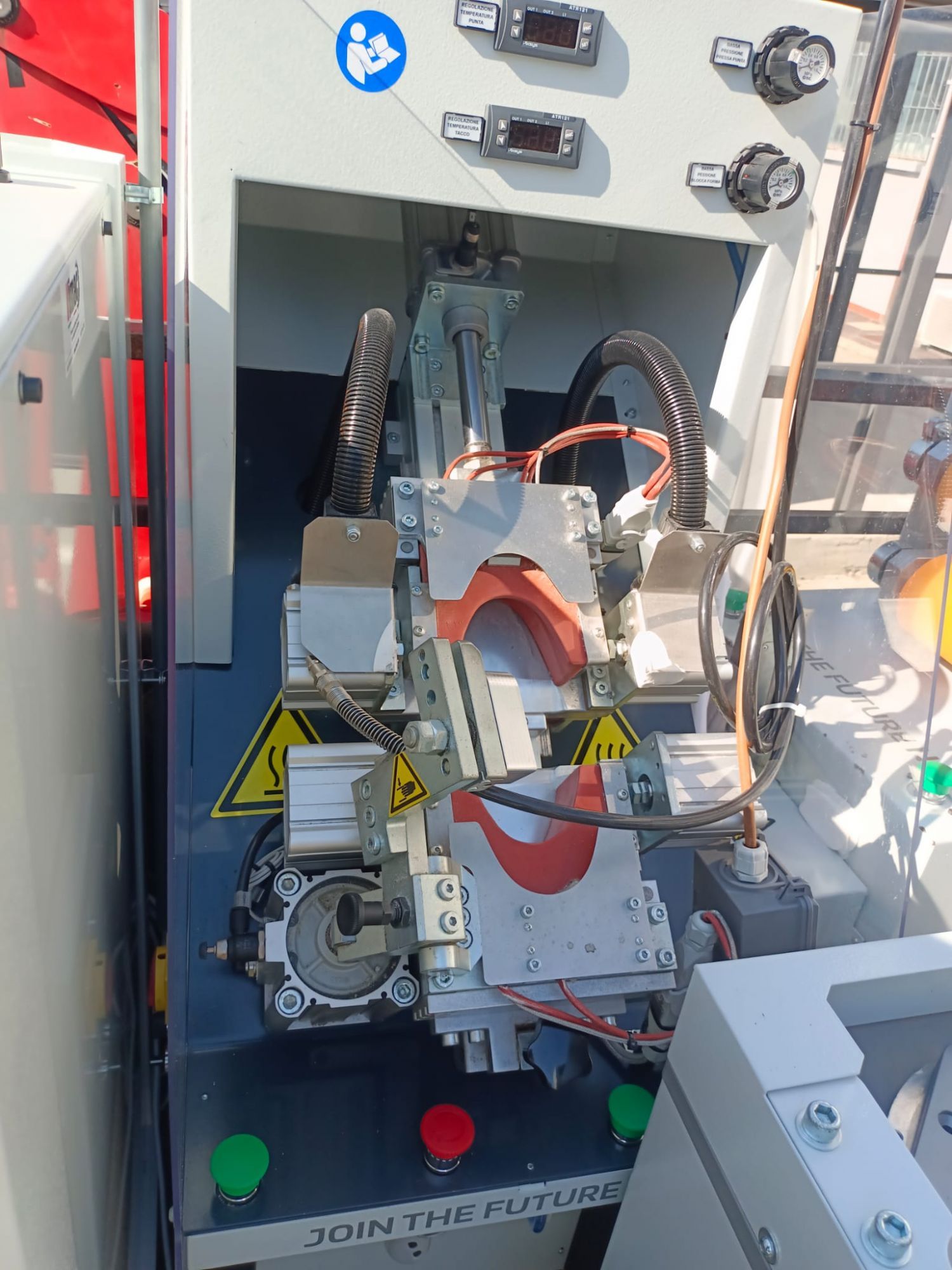 shaping-press-for-uppers-robot-system-1