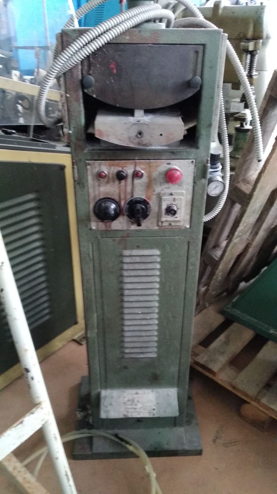 toe-puff-fusing-attacking-machine-elettrotecnica-bc