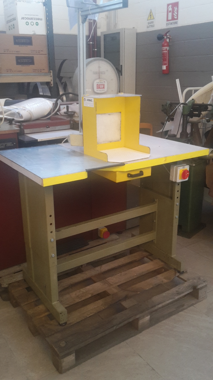 working-bench-for-glue-spraying-sarema